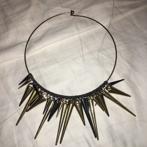 Spikes necklace